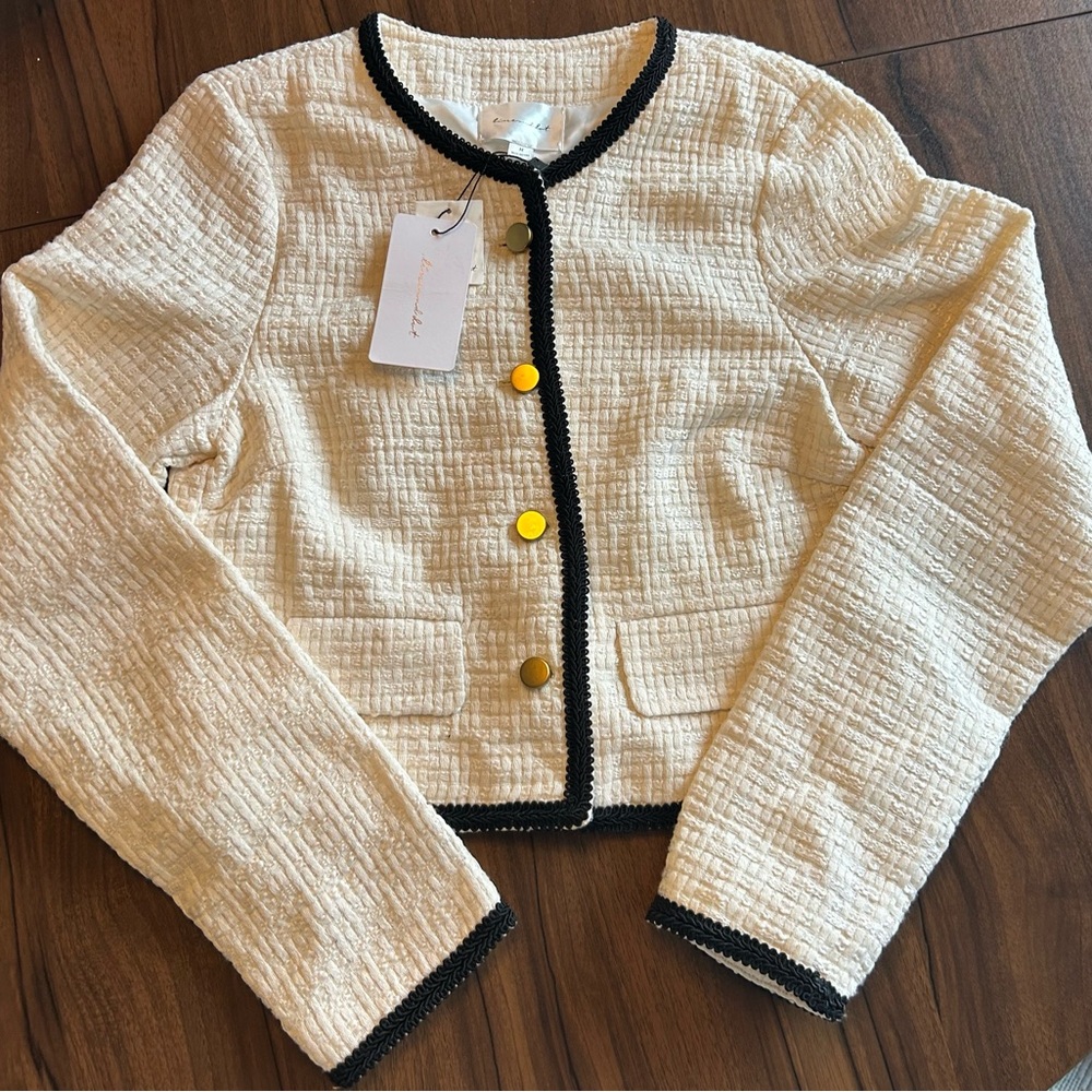 Line & Dot Cream Jacket‎ with Black Accents